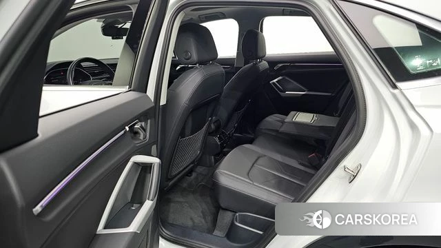 Audi Q3 (F3) 2023 Белый из Кореи, фото 3