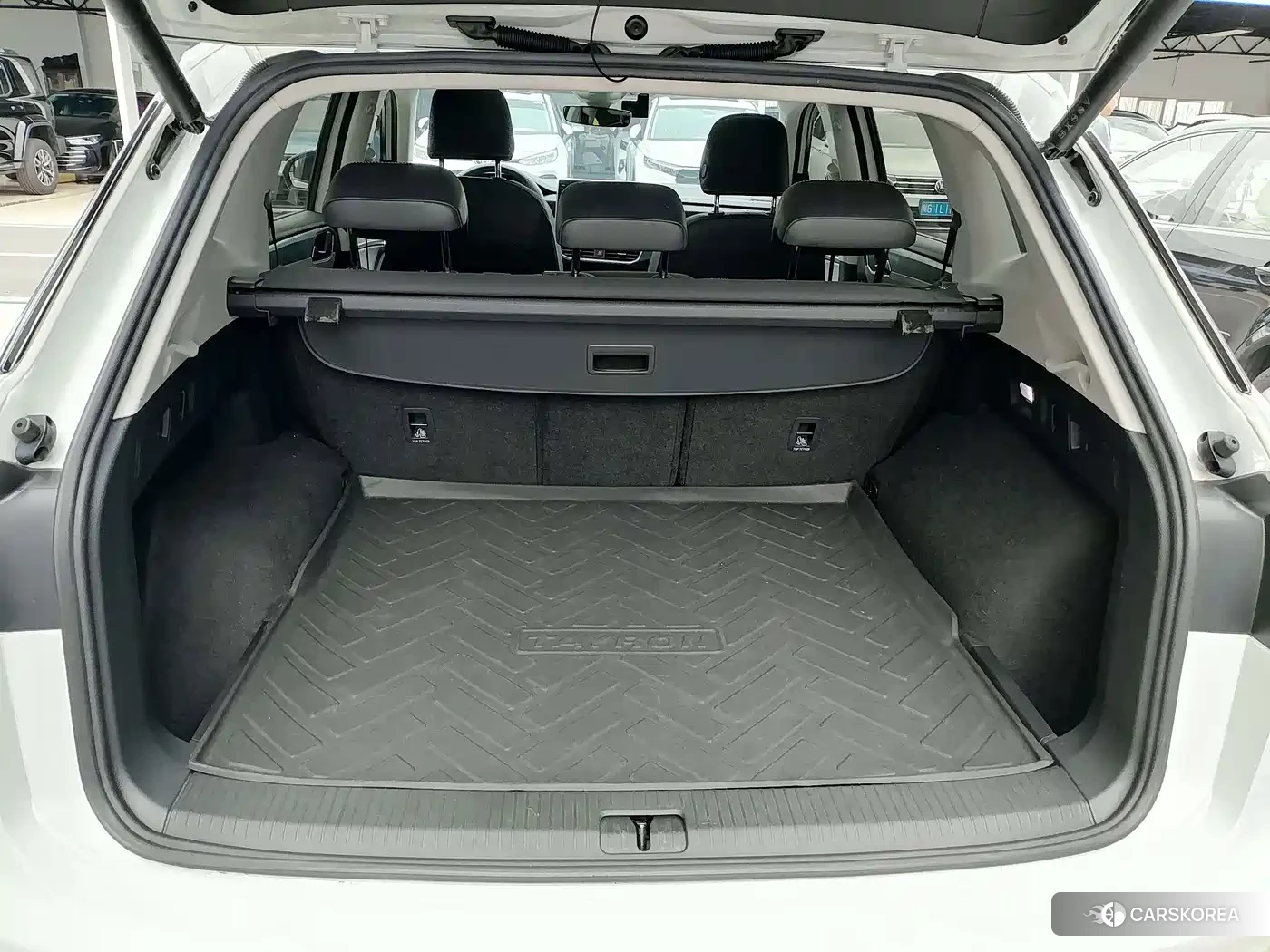 Volkswagen Tayron 2023 Белый из Китая, фото 3