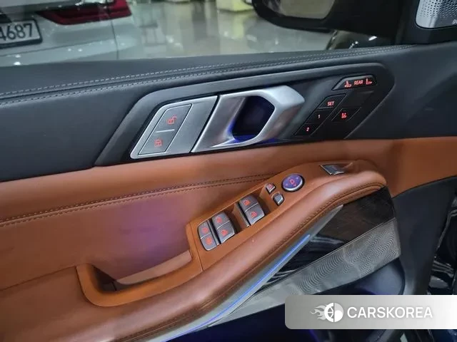 BMW X7 (G07) 2021 Черный из Кореи, фото 3