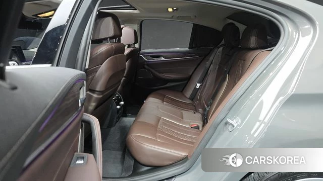 BMW 5 Series (G30) 2020 Серебристо-серый из Кореи, фото 3