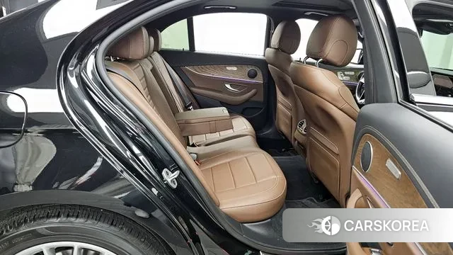 Mercedes-Benz E-Class W213 2021 Черный из Кореи, фото 3