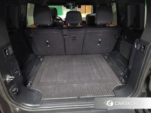 Land Rover Defender (L663) 2023 Серебряный двухцветный из Кореи, фото 3