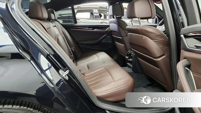 BMW 5 Series (G30) 2021 Черный из Кореи, фото 3