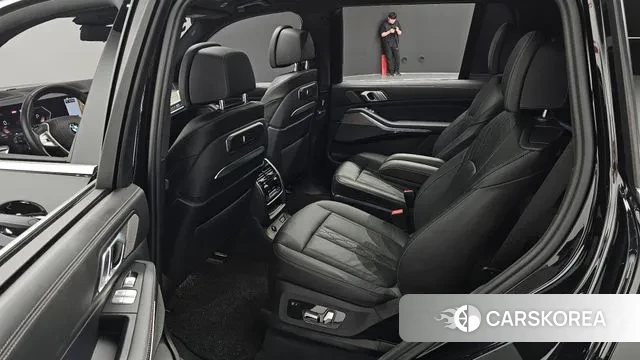 BMW X7 (G07) 2023 Черный из Кореи, фото 3