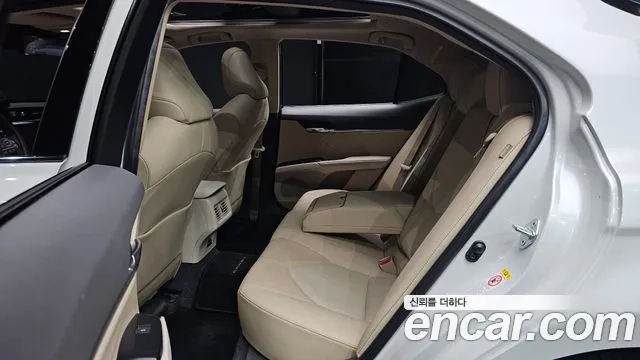 Toyota Camry (XV70) 2018 Белый из Кореи, фото 3