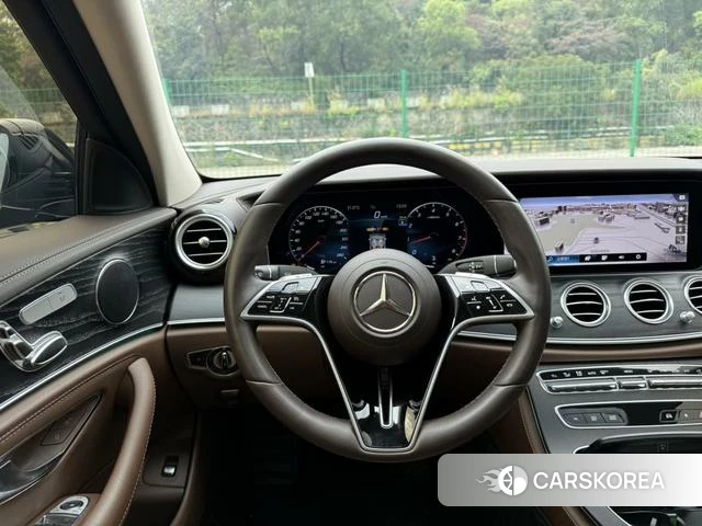 Mercedes-Benz E-class 2023 Черный из Китая, фото 3