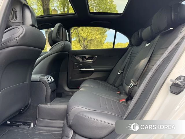 Mercedes-Benz Class C 2024 Белый из Китая, фото 3