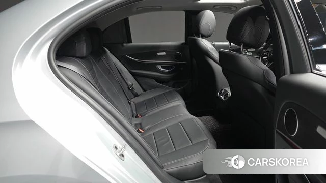 Mercedes-Benz E-Class W213 2020 Серебряный из Кореи, фото 3
