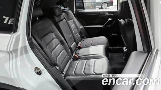 Volkswagen Tiguan second Generation 2018 Белый из Кореи, фото 3