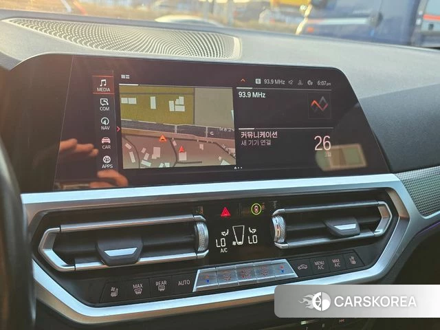 BMW 4 Series (G22) 2021 Темно-зеленый из Кореи, фото 3