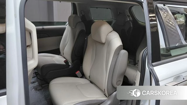 Kia Carnival 4th generation 2023 Белый из Кореи, фото 3