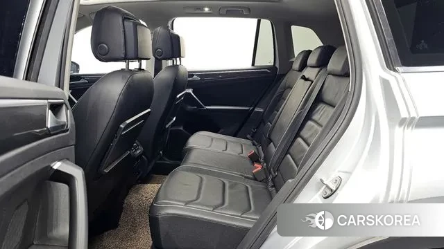 Volkswagen Tiguan second Generation 2018 Серебряный из Кореи, фото 3