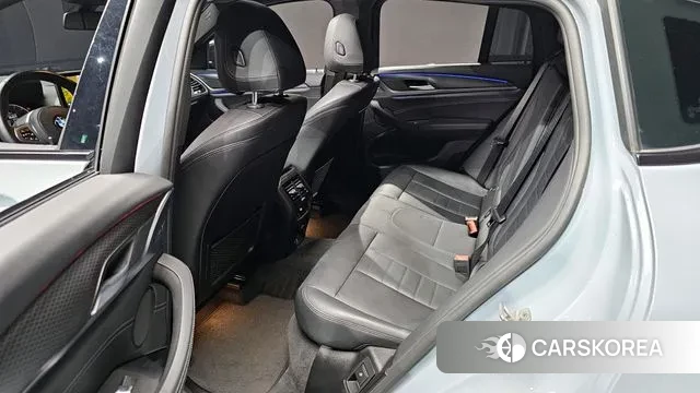 BMW X4 (G02) 2023 Серебристо-серый из Кореи, фото 3