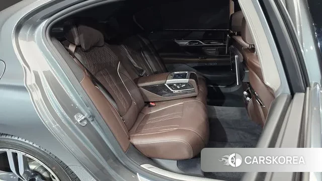 BMW 7 Series (G11) 2018 Серый из Кореи, фото 3