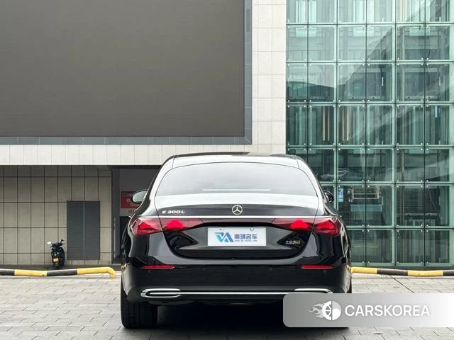 Mercedes-Benz E-class 2025 Черный из Китая, фото 3