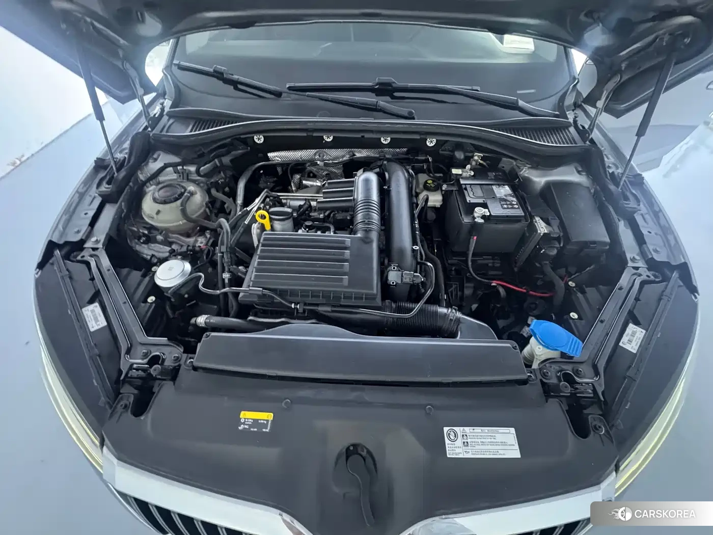Skoda Superb 2023 Silver/gray из Китая, фото 3
