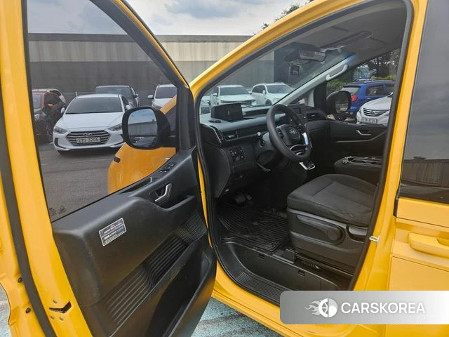 Hyundai Staria 2021 Желтый из Кореи, фото 3
