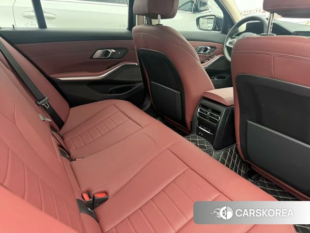 BMW 3 series 2021 Черный из Китая, фото 3