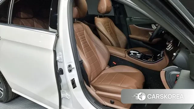 Mercedes-Benz E-Class W213 2020 Белый из Кореи, фото 3