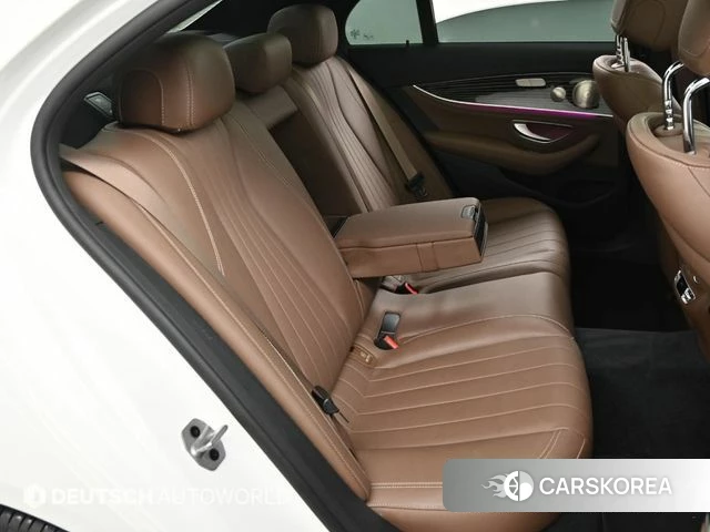 Mercedes-Benz E-Class W213 2022 Белый из Кореи, фото 3