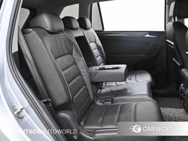 Volkswagen Tiguan Allspace 2020 Серебристо-серый из Кореи, фото 3