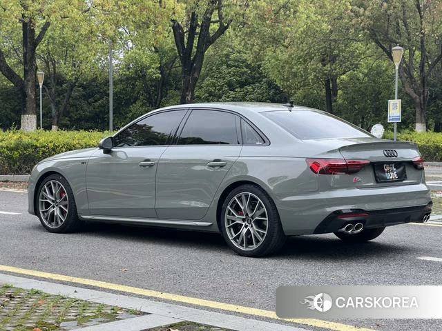 Audi S4 2023 Темно-серый из Китая, фото 3
