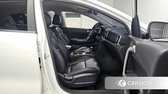 Kia Sportage 4th Generation 2018 Белый из Кореи, фото 3