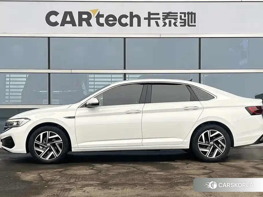 Volkswagen Sagitar 2024 Белый из Китая, фото 3