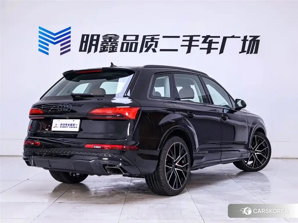Audi Q7 2026 Черный из Китая, фото 3