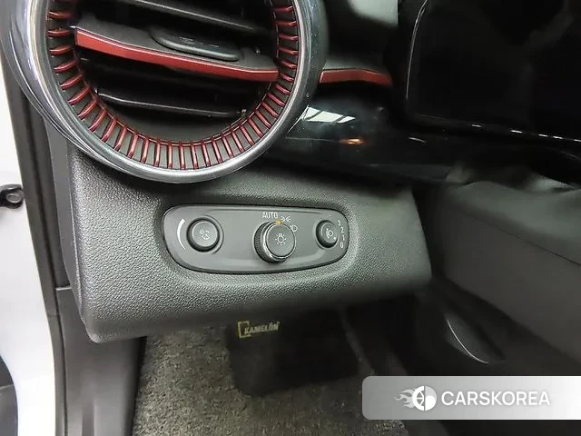 Chevrolet (GM Daewoo) Trax Crossover 2025 Белый из Кореи, фото 3