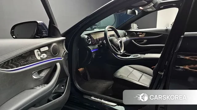 Mercedes-Benz E-Class W213 2023 Синий из Кореи, фото 3