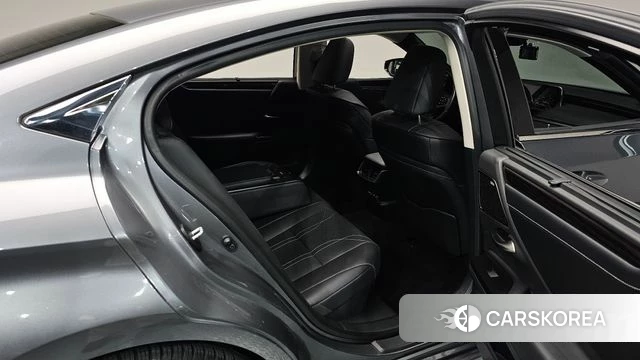 Lexus ES300h 7th generation 2020 Серый из Кореи, фото 3