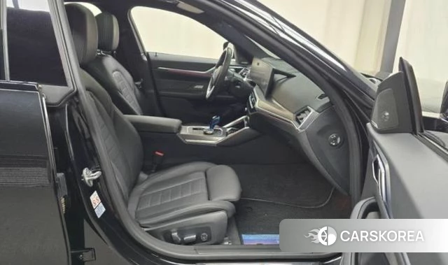 BMW i4 2023 Черный из Кореи, фото 3