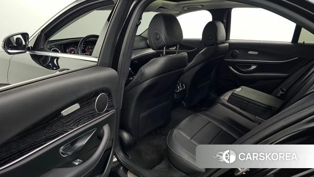 Mercedes-Benz E-Class W213 2020 Черный из Кореи, фото 3