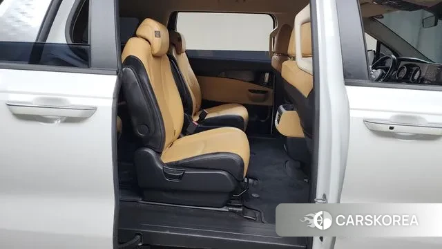 Kia Carnival 4th generation 2023 Белый из Кореи, фото 3