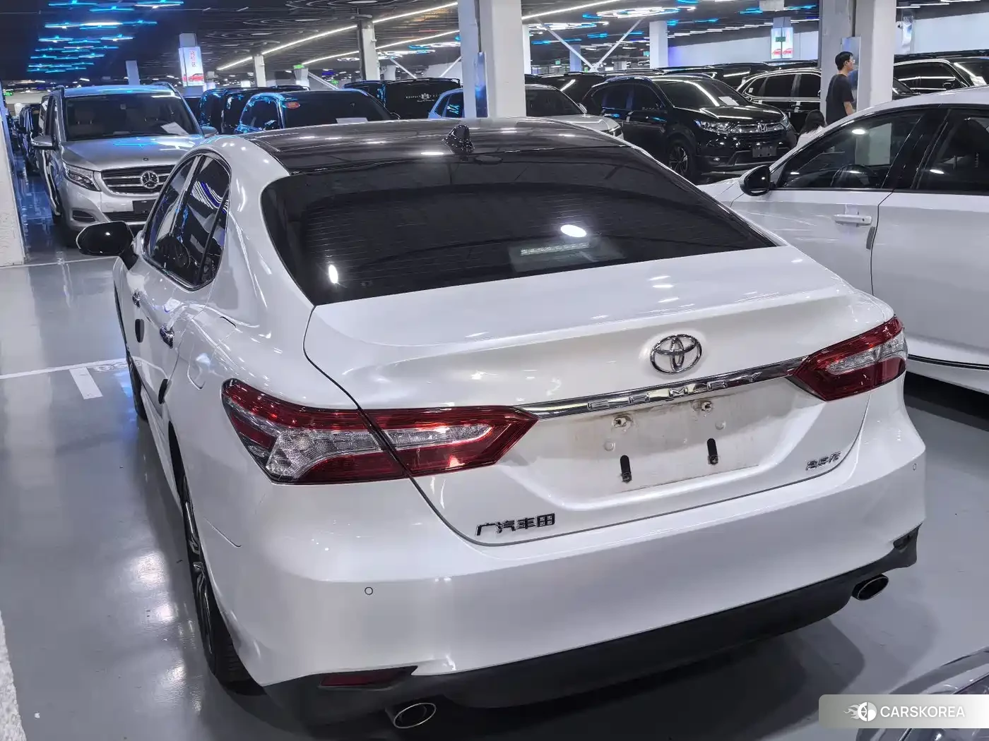 Toyota Camry 2023 Белый из Китая, фото 4