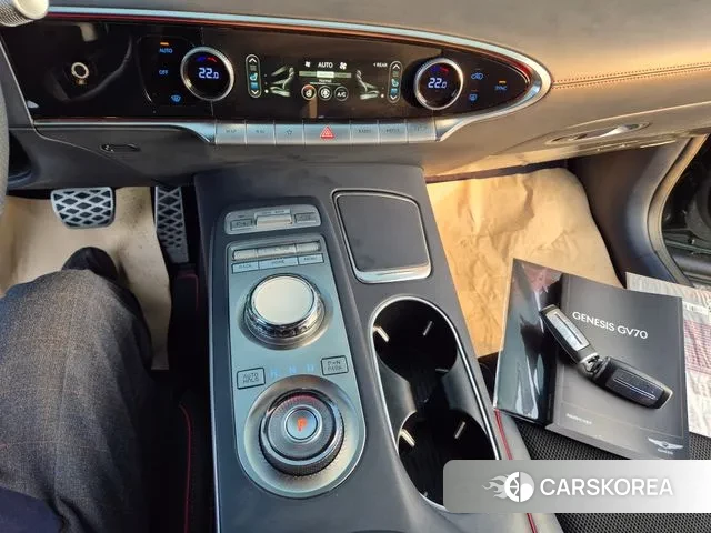 Genesis GV70 2021 Темно-зеленый из Кореи, фото 3