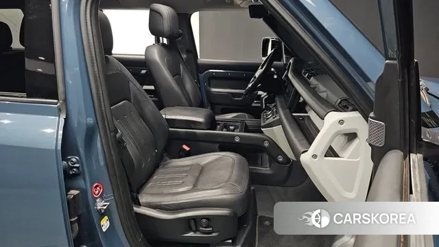 Land Rover Defender (L663) 2021 Небесно-голубой из Кореи, фото 3