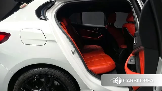 BMW 1 Series (F40) 2021 Белый из Кореи, фото 3