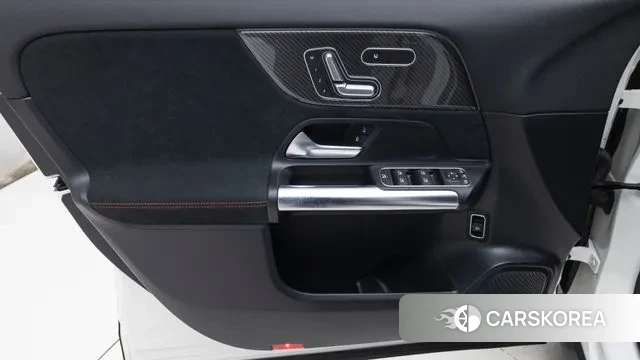 Mercedes-Benz GLA - Class H247 2022 Белый из Кореи, фото 3