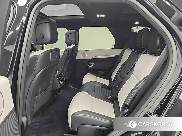 Land Rover Discovery 5 2023 Черный из Кореи, фото 3