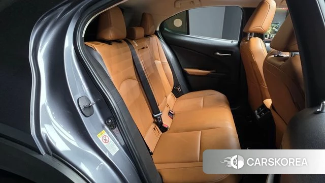 Lexus UX250h 2019 Серый из Кореи, фото 3