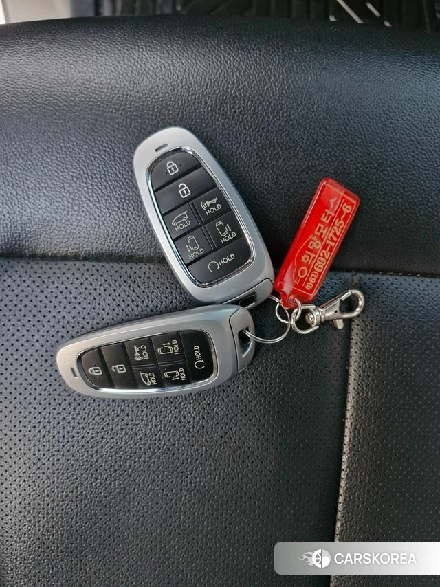 Hyundai Staria 2022 Серебряный из Кореи, фото 3