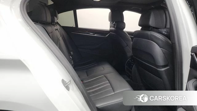 BMW 5 Series (G30) 2021 Белый из Кореи, фото 3