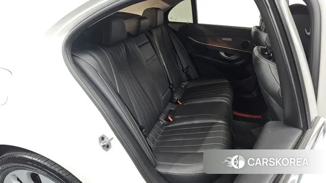 Mercedes-Benz E-Class W213 2019 Белый из Кореи, фото 3