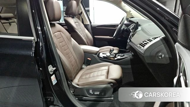 BMW X3 (G01) 2022 Черный из Кореи, фото 3