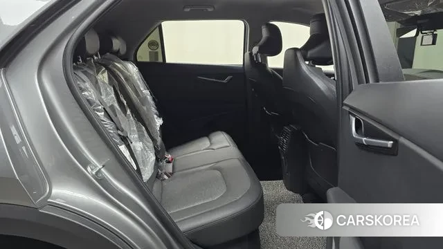 Kia Di Ol Nu Niro 2023 Серебристо-серый из Кореи, фото 3