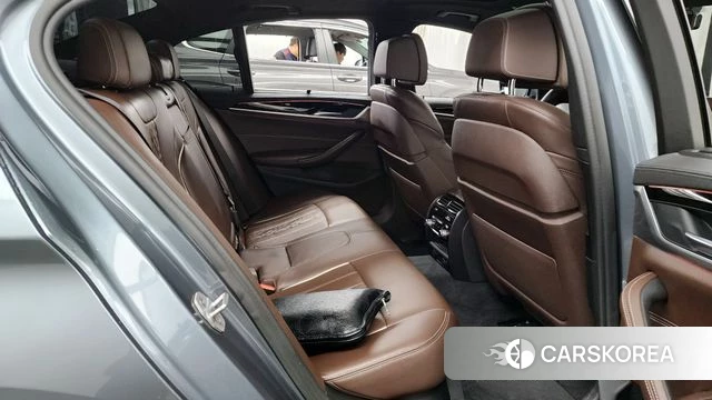 BMW 5 Series (G30) 2019 Серебристо-серый из Кореи, фото 3