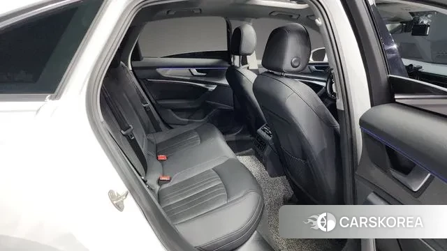 Audi A6 (C8) 2021 Белый из Кореи, фото 3