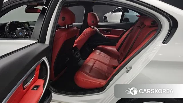 BMW 3 Series (F30) 2018 Белый из Кореи, фото 3